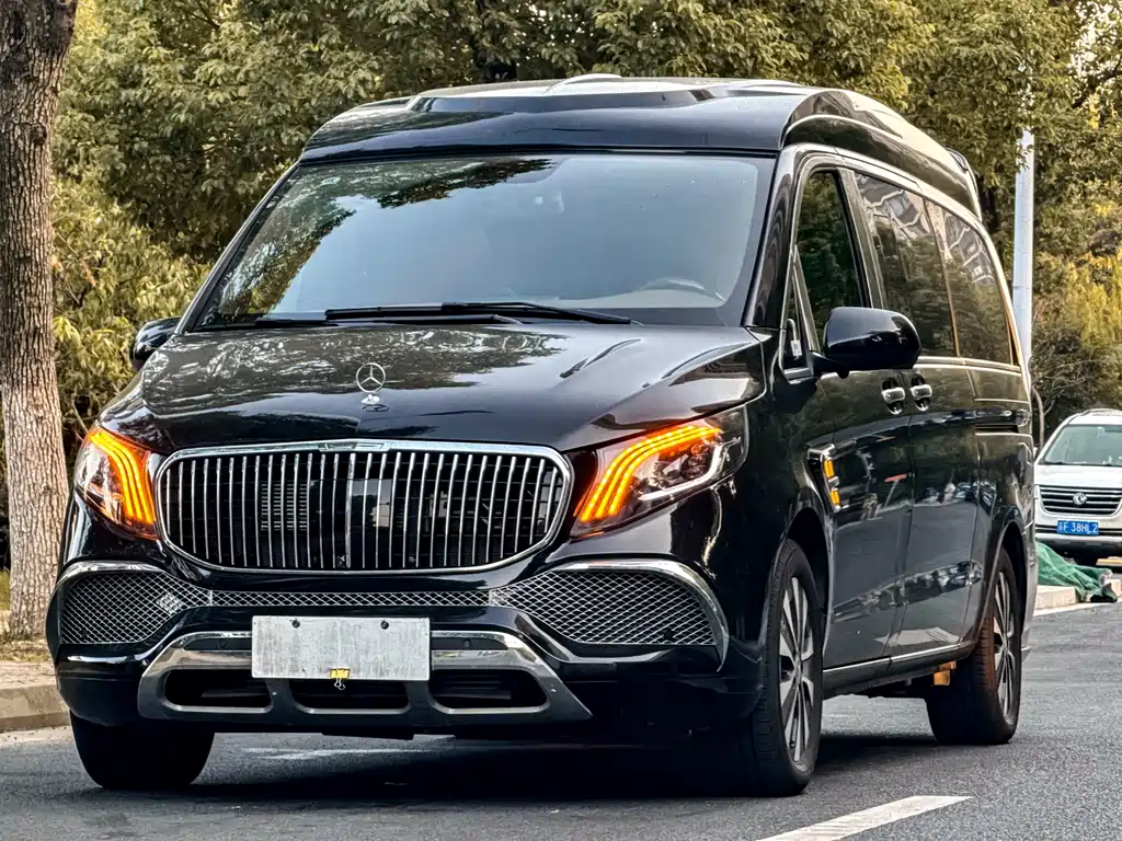 Mercedes-Benz Vito 2023 — фото 1