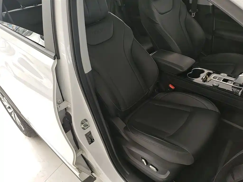 Chery Tiggo 8 2023 — фото 25