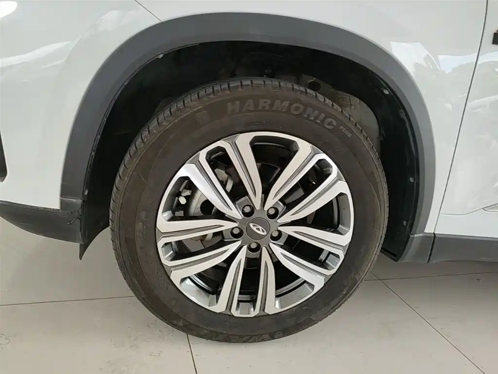 Chery Tiggo 8 2023 — фото 23