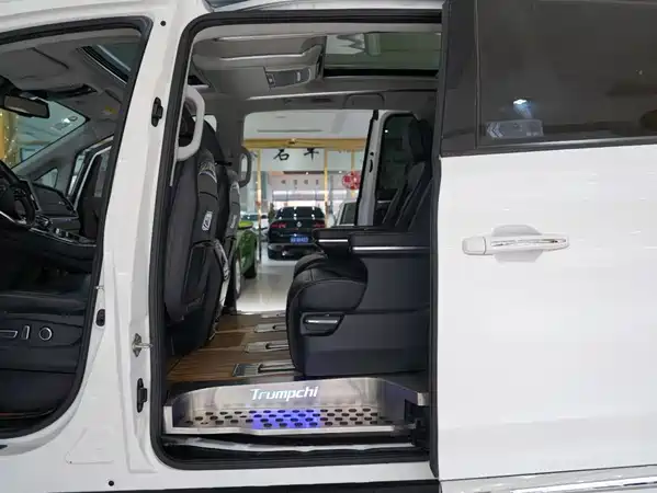 GAC Trumpchi M8 2021