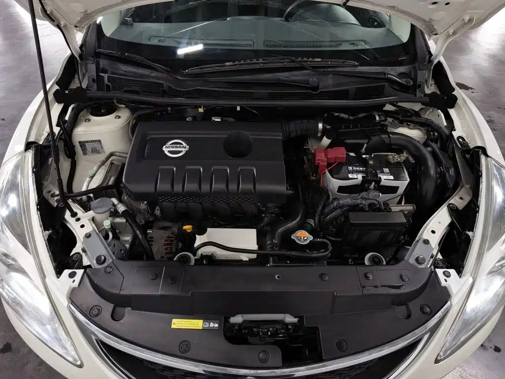 Nissan Tiida 2015