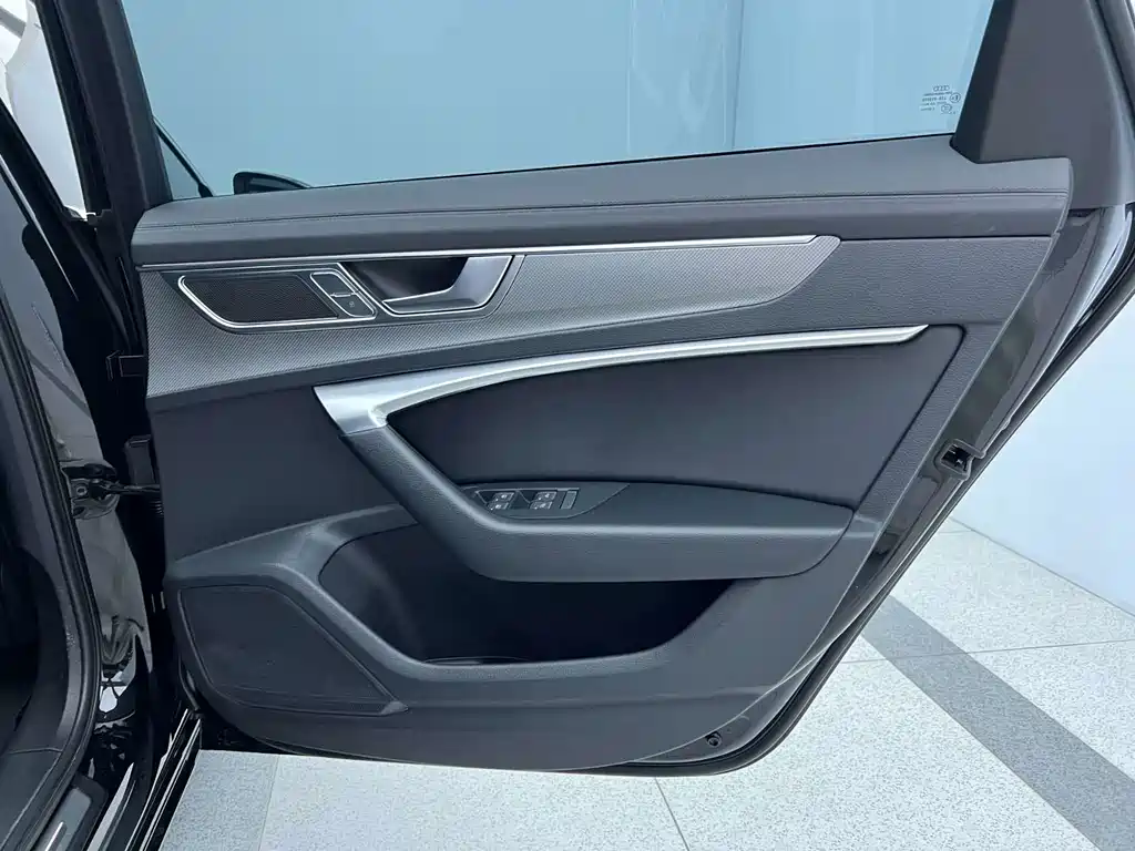 Audi A6L New Energy 2022 — фото 9