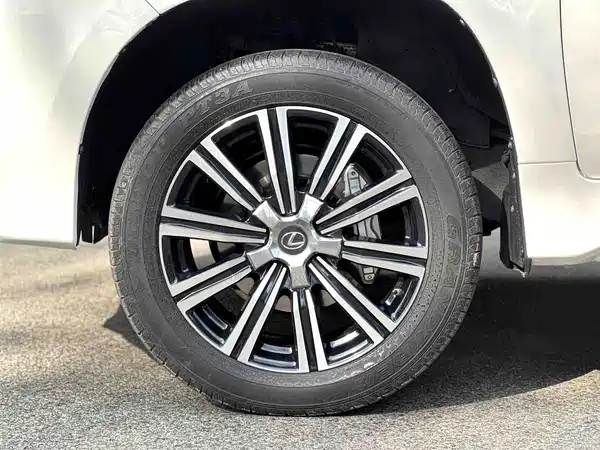 Lexus LX 2019