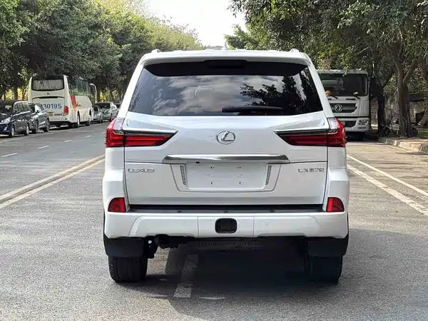 Lexus LX 2019