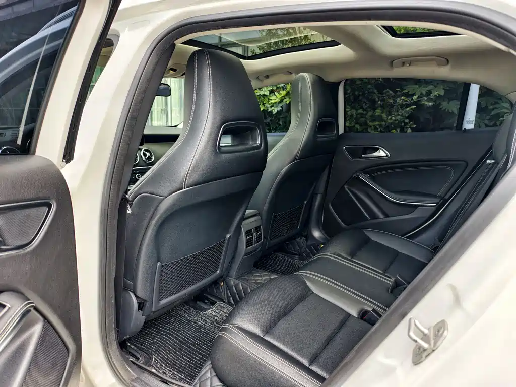 Mercedes-Benz GLA 2018 — фото 12