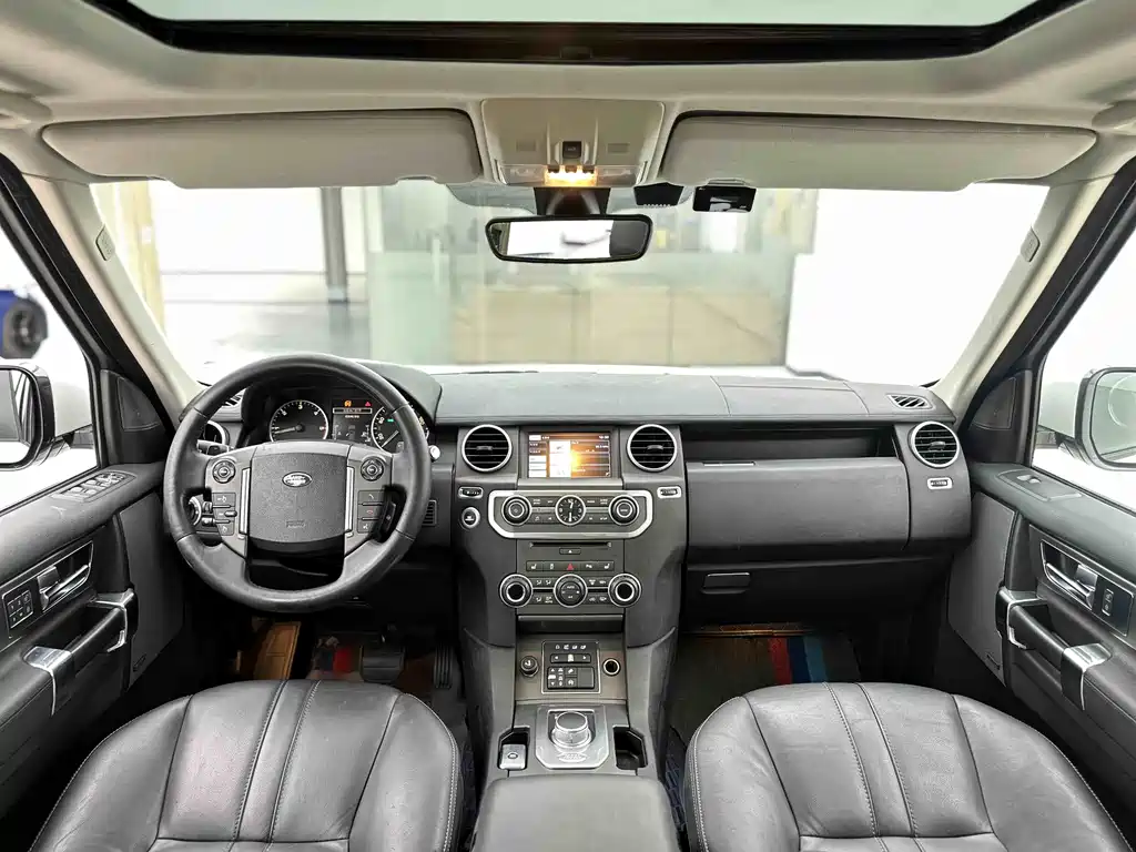Land Rover Discovery 2015 — фото 5