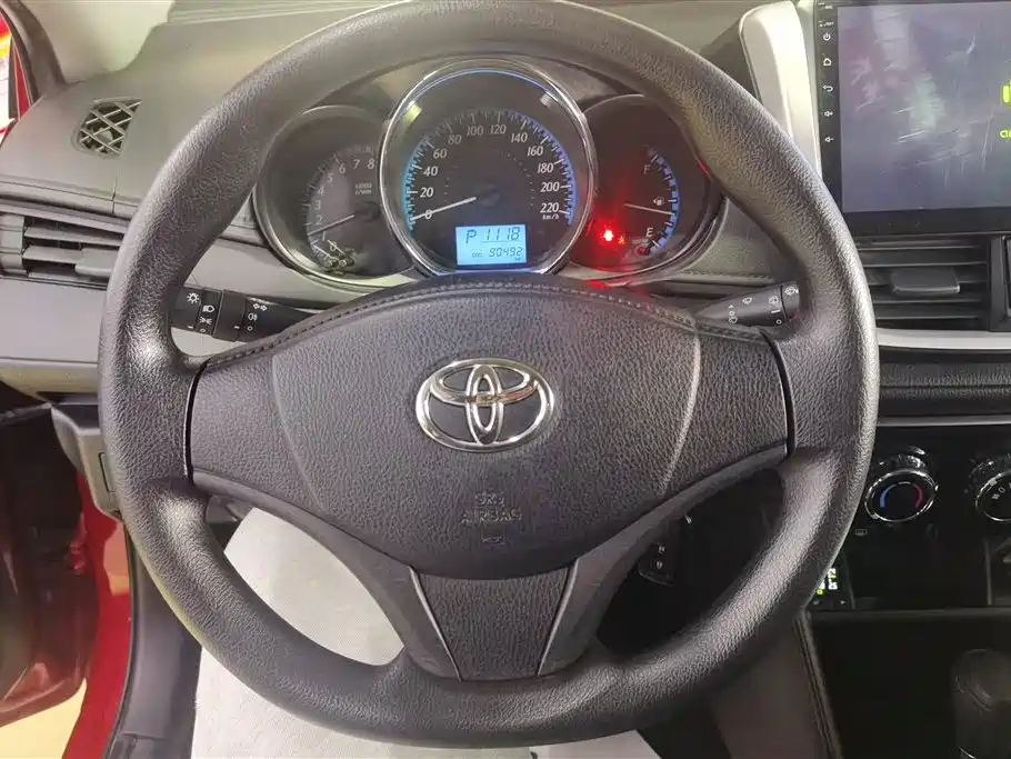 Toyota Yaris L 2019 — фото 15