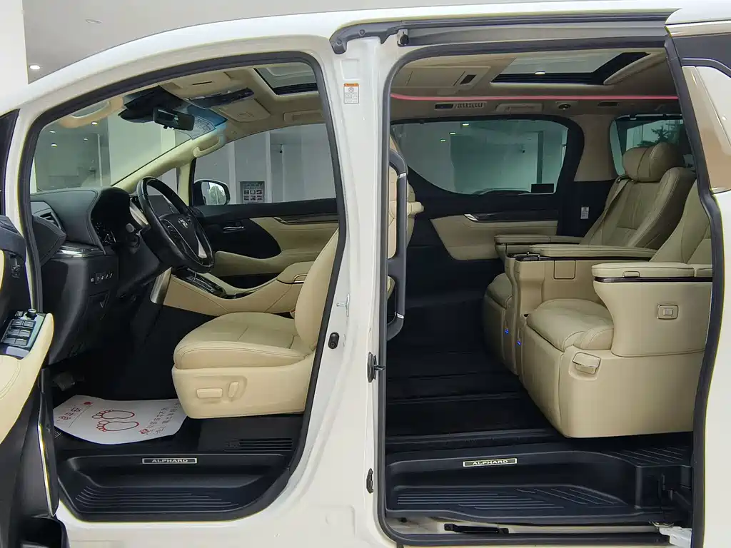 Toyota Alphard 2021 — фото 9