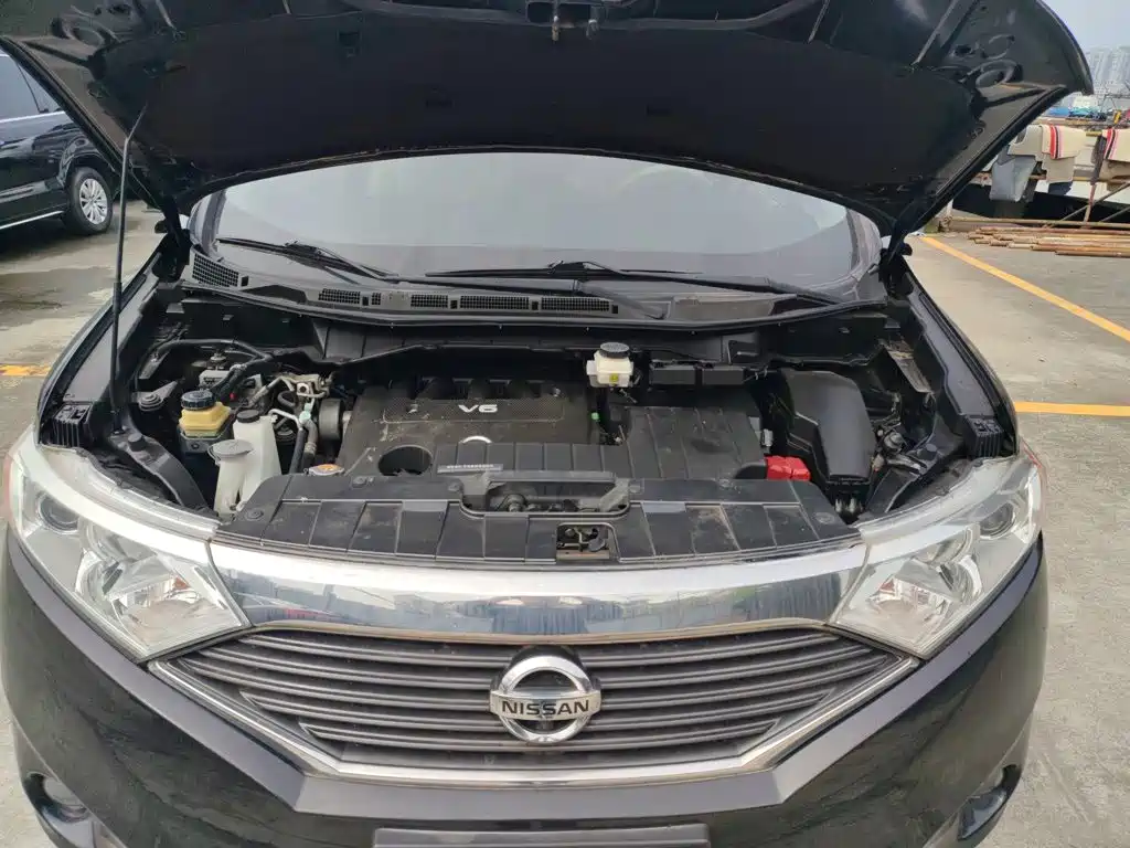 Nissan Quest 2015 — фото 16