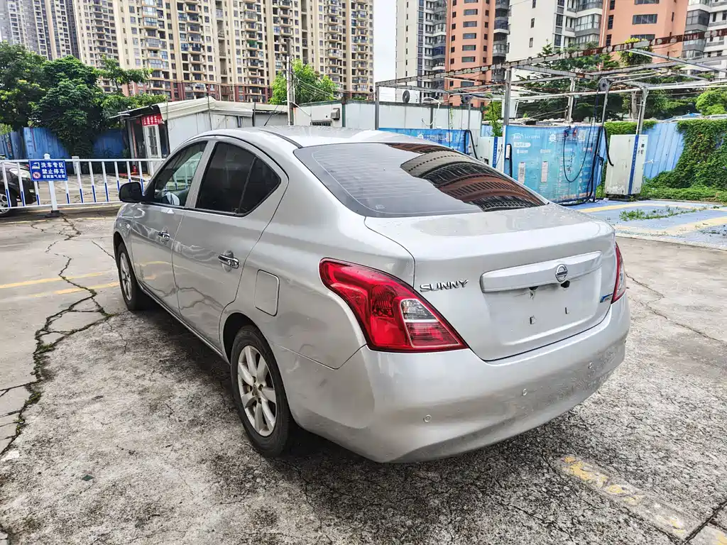 Nissan Sunny 2013 — фото 14