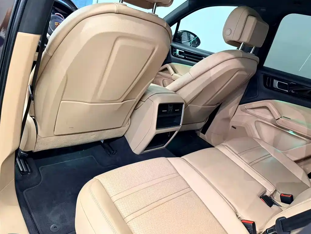 Porsche Cayenne Hybrid 2020 — фото 11