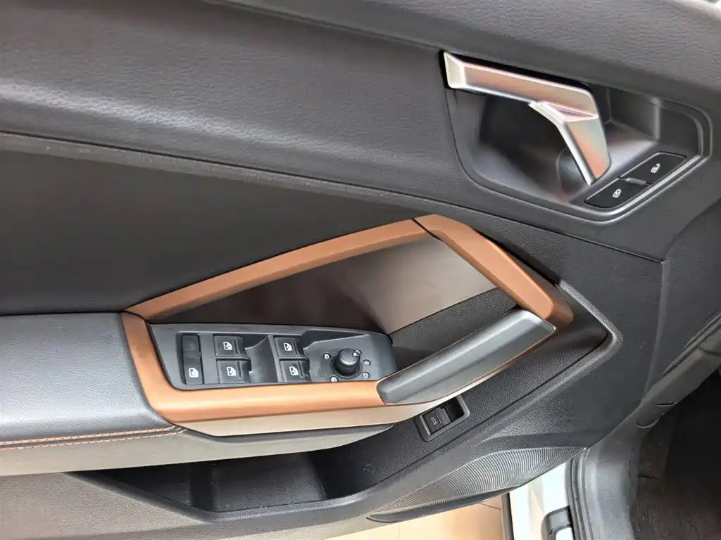 Audi Q3 2020 — фото 17