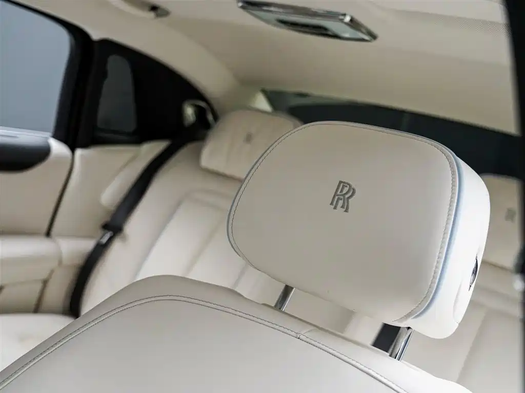 Rolls-Royce Ghost 2022 — фото 15