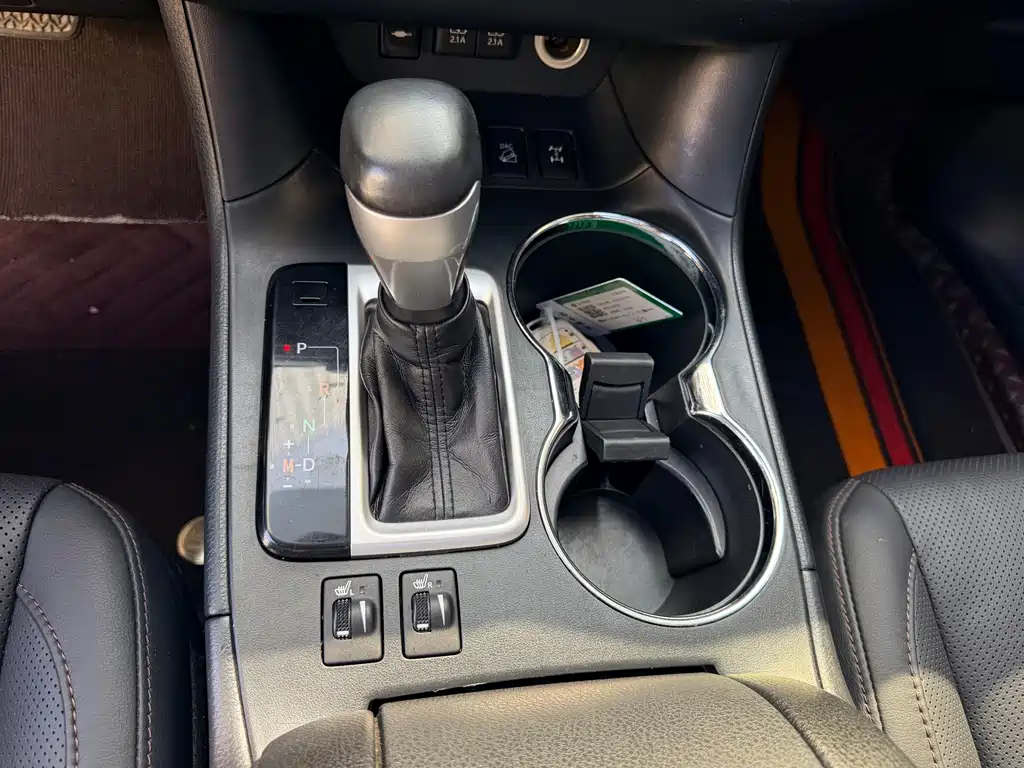 Toyota Highlander 2018 — фото 10