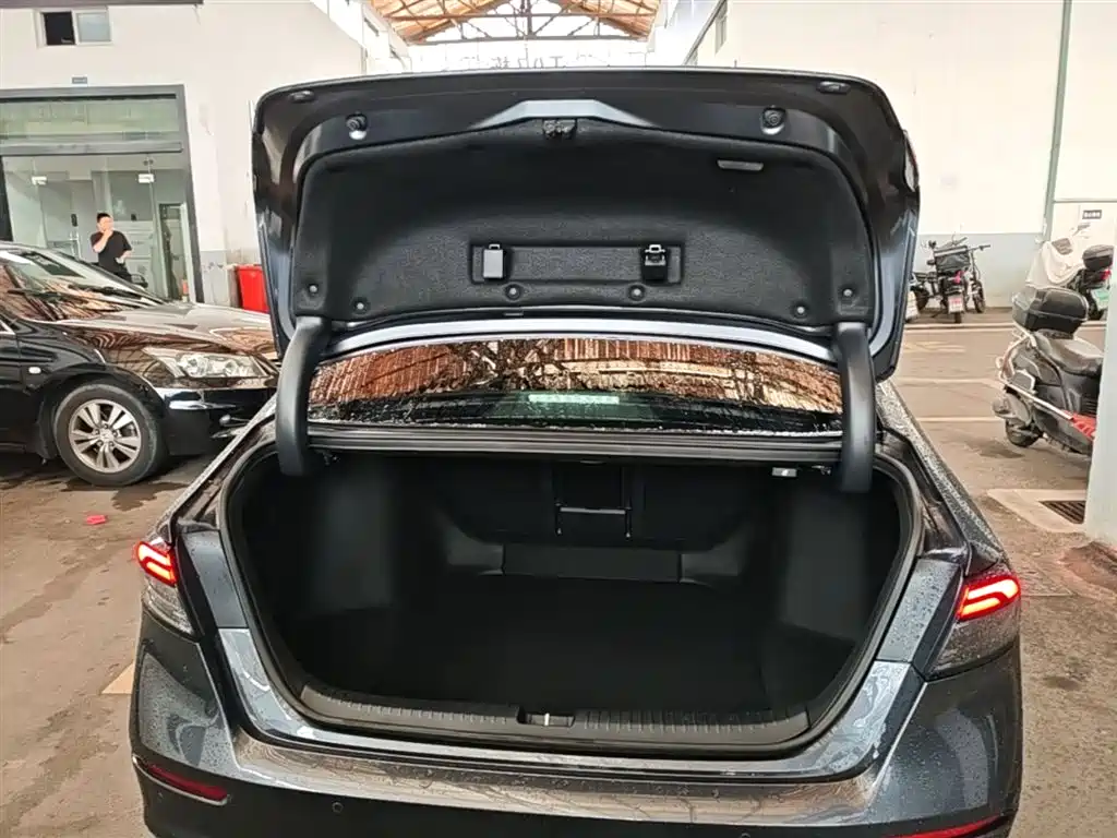 Honda Accord 2023 — фото 19
