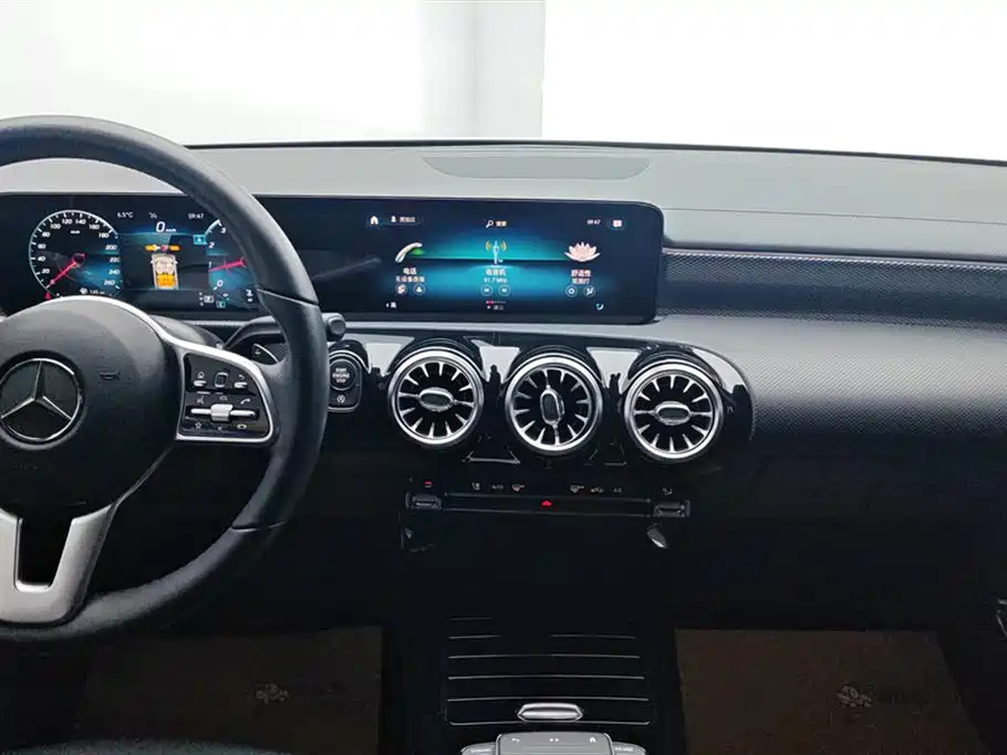 Mercedes-Benz A-Class 2020 — фото 13