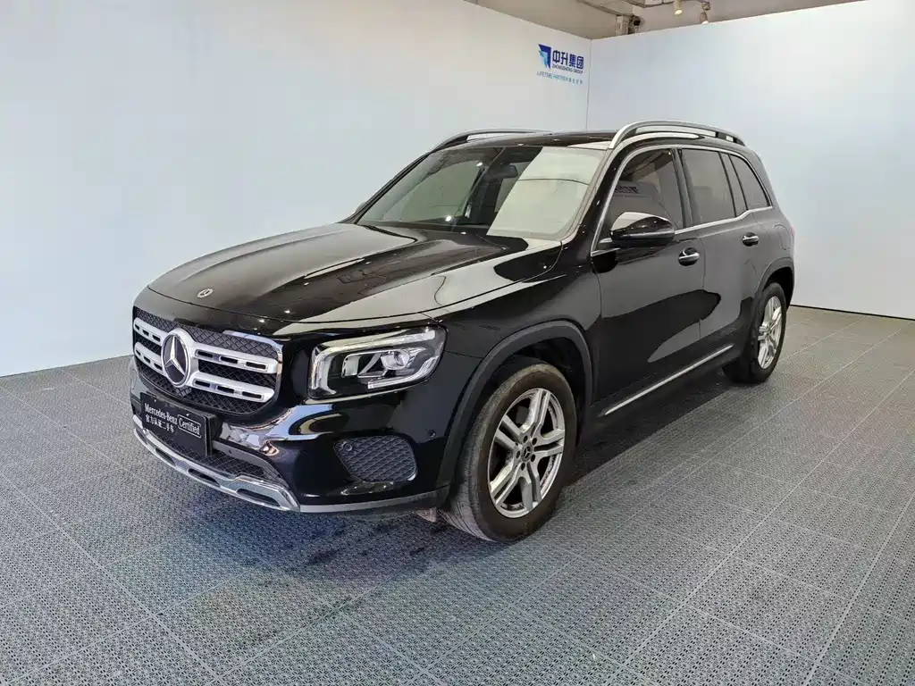 Mercedes-Benz GLB 2023 — фото 1