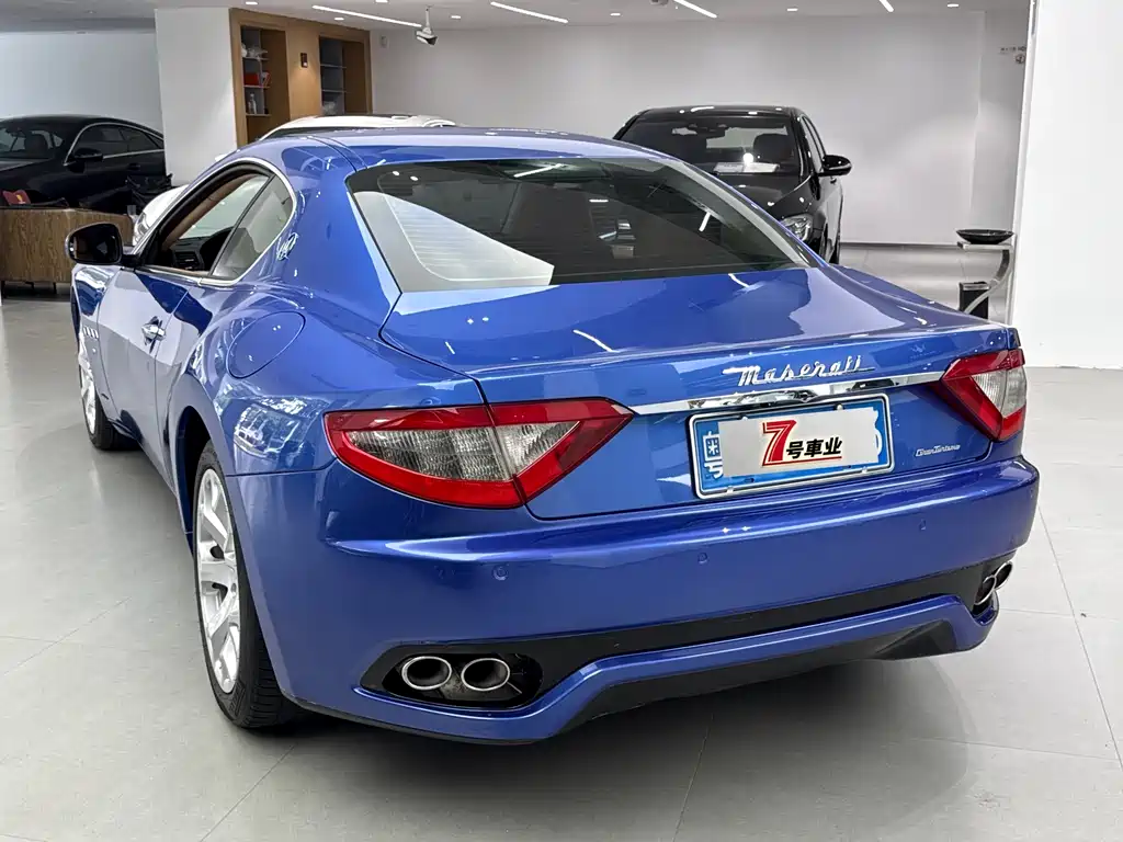 Maserati GranTurismo 2015 — фото 16