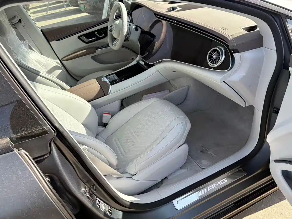 Mercedes-Benz EQS AMG 2025 — фото 10