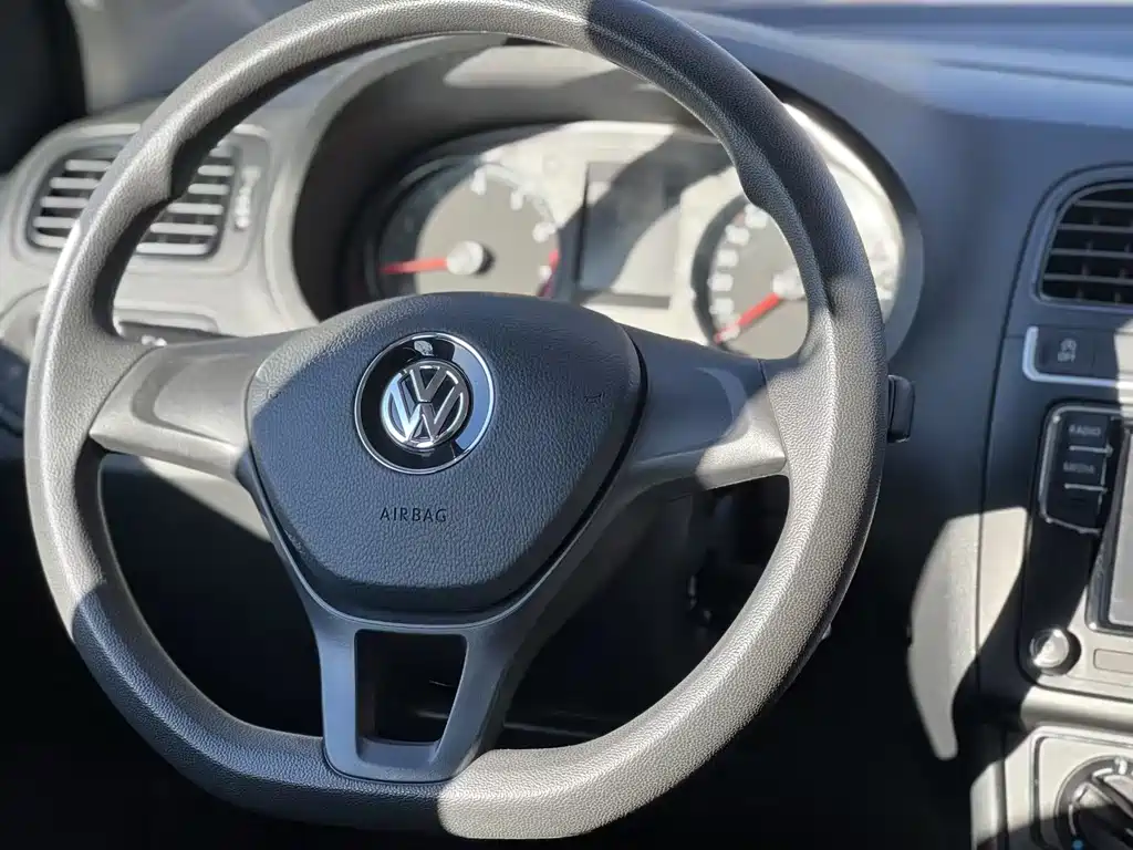 Volkswagen Polo 2019 — фото 10