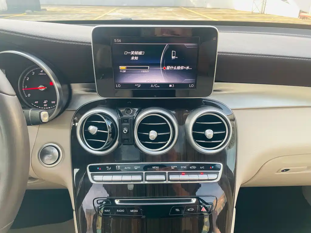 Mercedes-Benz GLC 2018 — фото 14