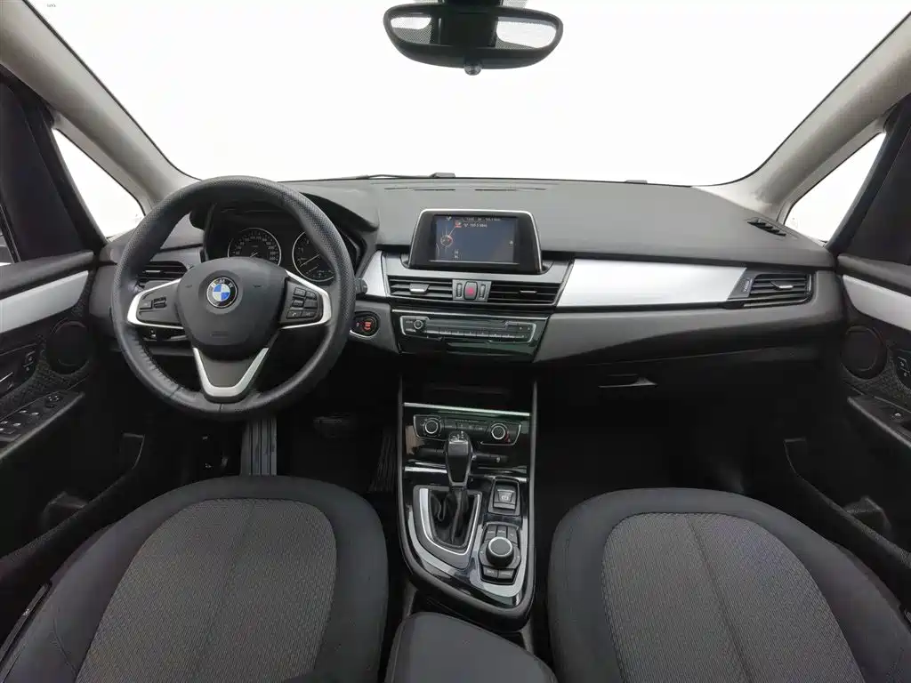 BMW 2 Series Active Tourer 2016 — фото 5