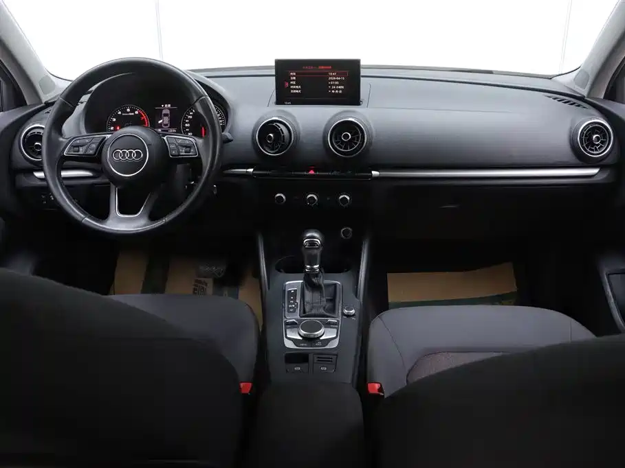 Audi A3 2018 — фото 20