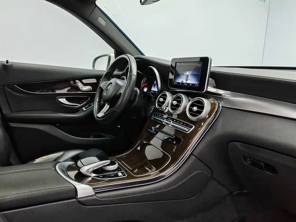 Mercedes-Benz GLC 2016 — фото 15