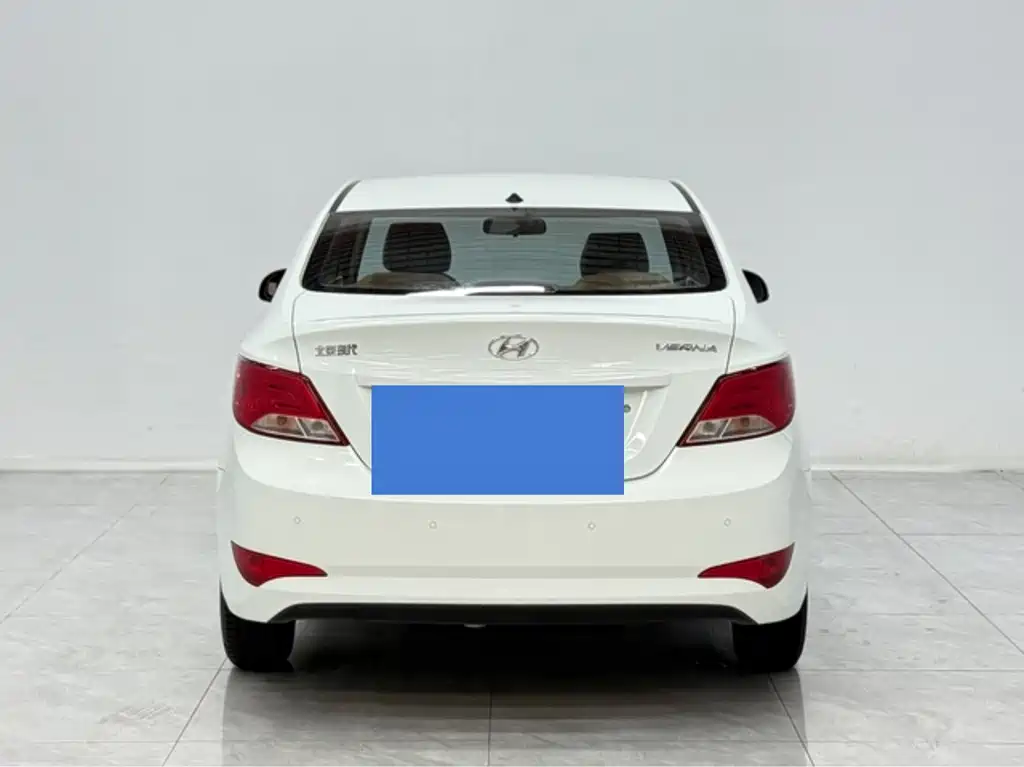 Hyundai Accent 2015 — фото 3