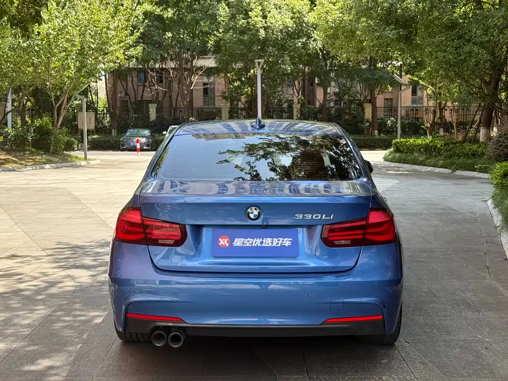 BMW 3 Series 2018 — фото 18