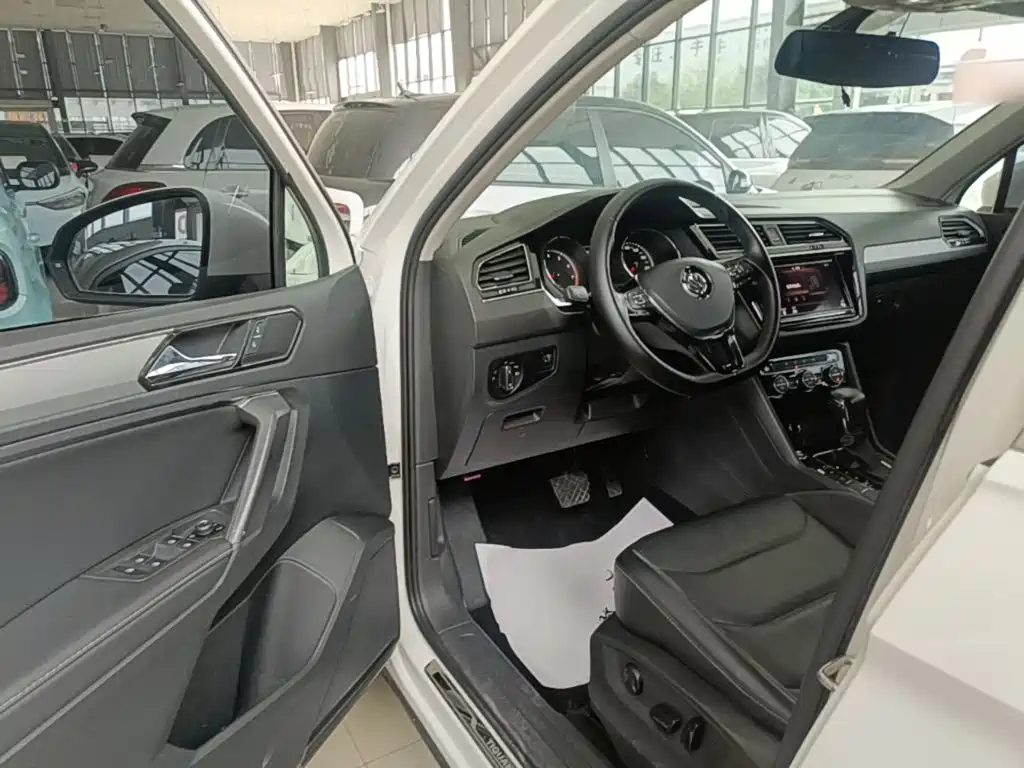 Volkswagen Tiguan L 2018 — фото 16