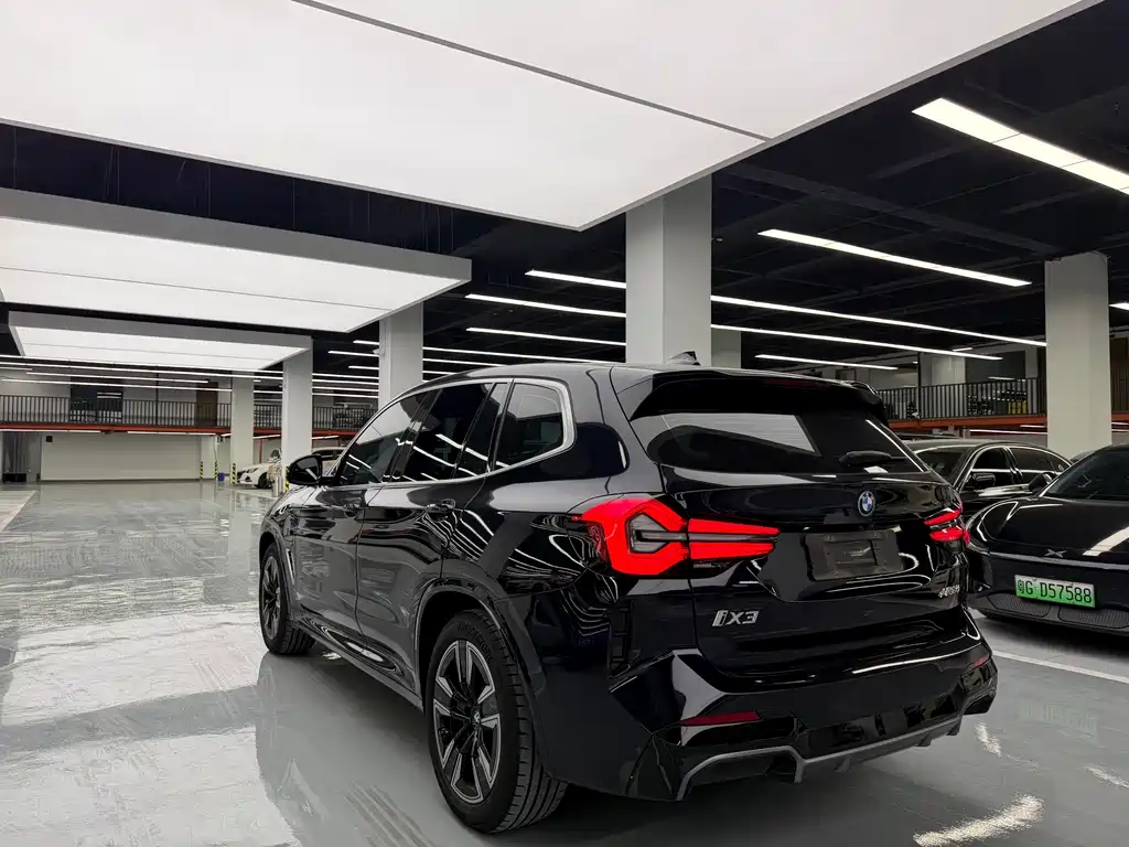 BMW iX3 2023 — фото 14