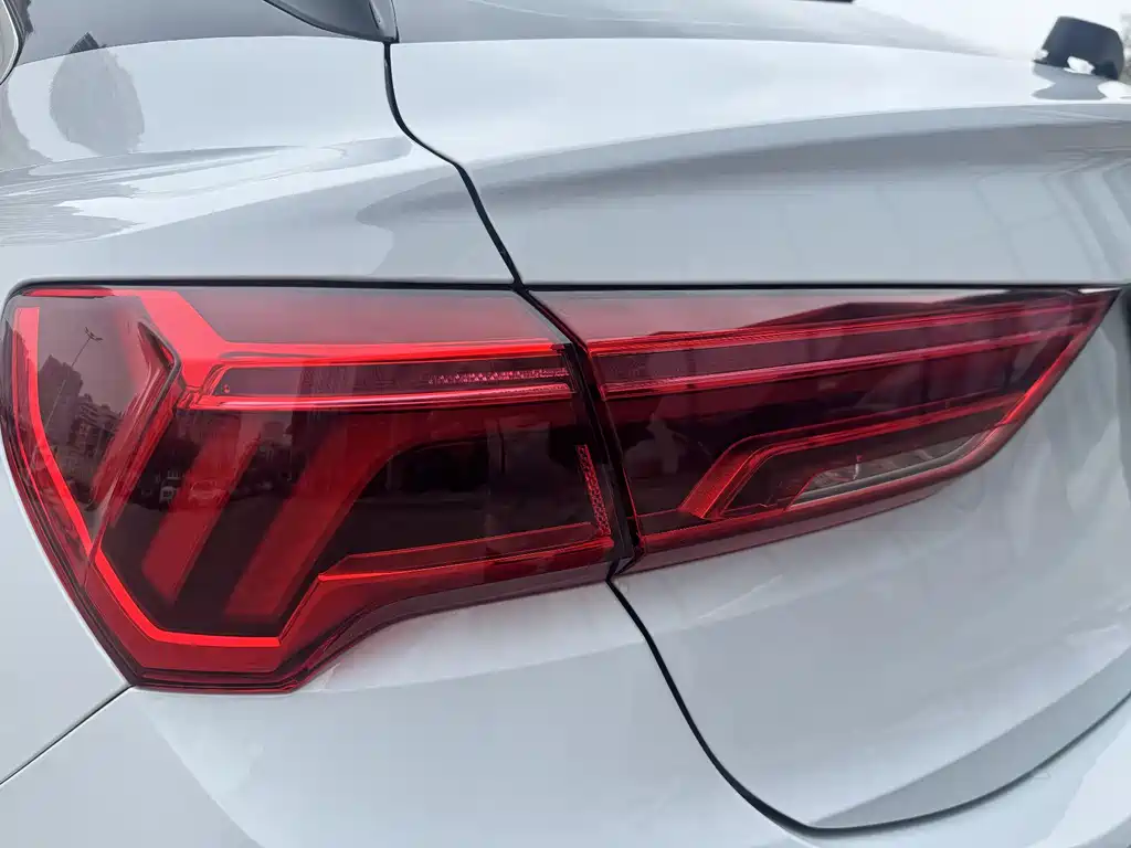 Audi Q3 Sportback 2021 — фото 28