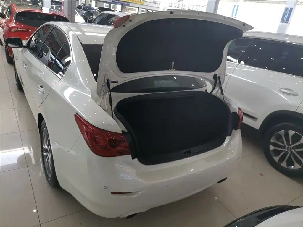 Infiniti Q50L 2015 — фото 20