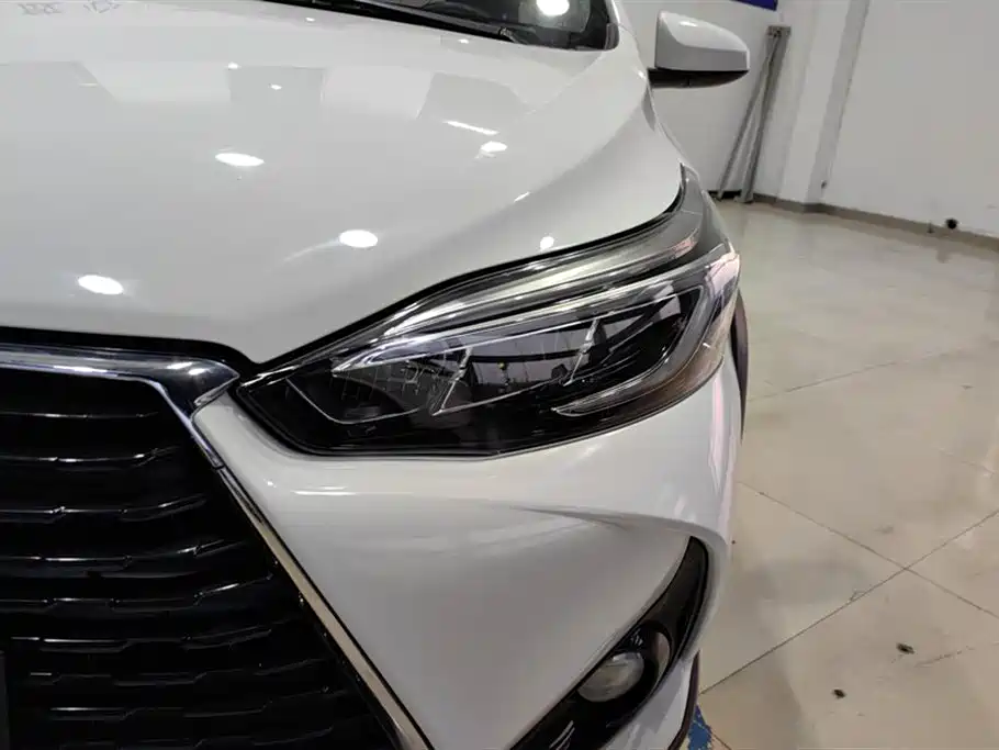 Toyota Yaris L 2021