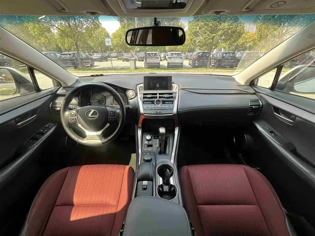 Lexus NX 2017 — фото 17