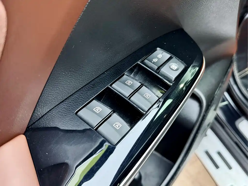 GAC Motor Trumpchi GS8 2019 — фото 12