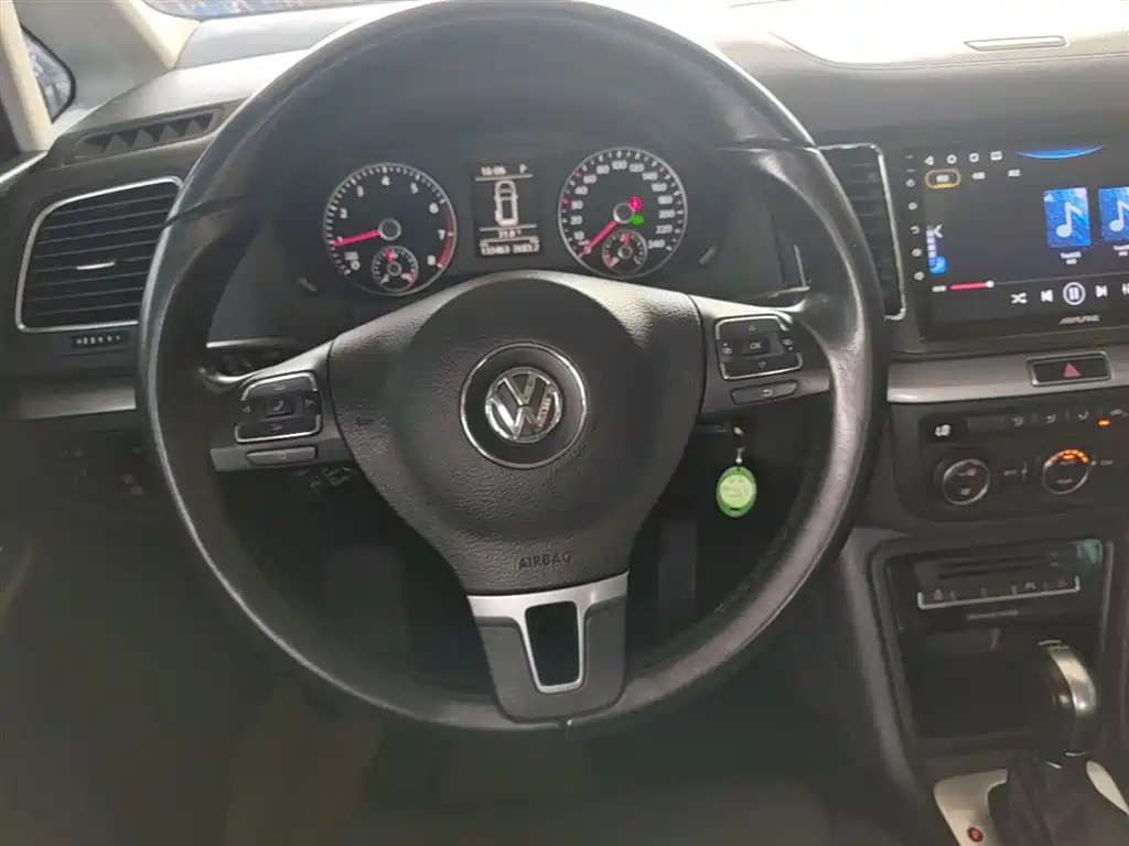 Volkswagen Sharan 2016 — фото 11