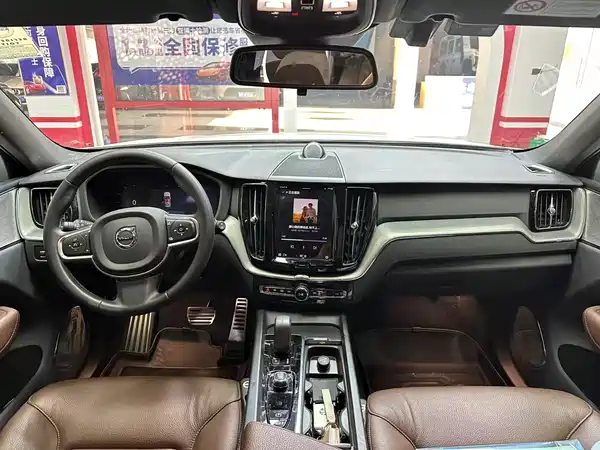 Volvo XC60 2022
