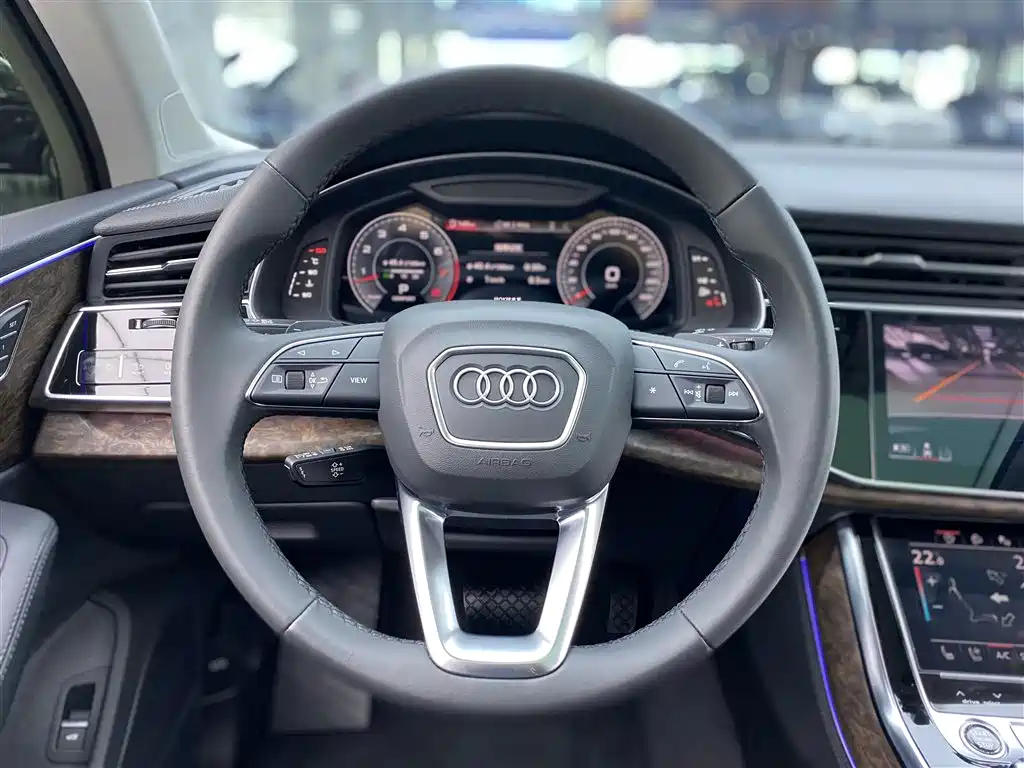 Audi Q7 2021 — фото 6