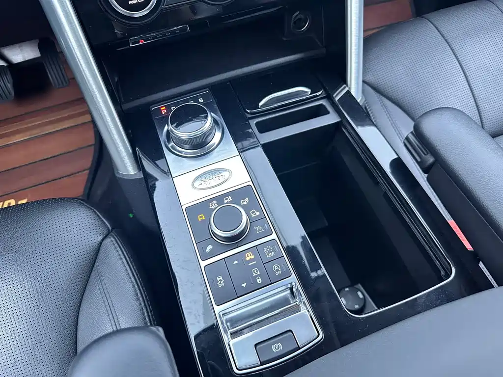 Land Rover Discovery 2019 — фото 11