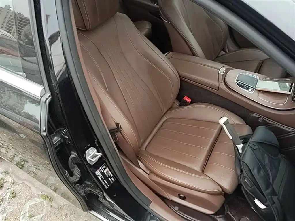 Mercedes-Benz E-Class 2023 — фото 25