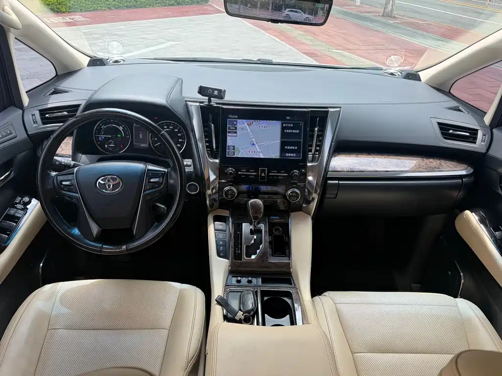 Toyota Alphard 2021 — фото 6