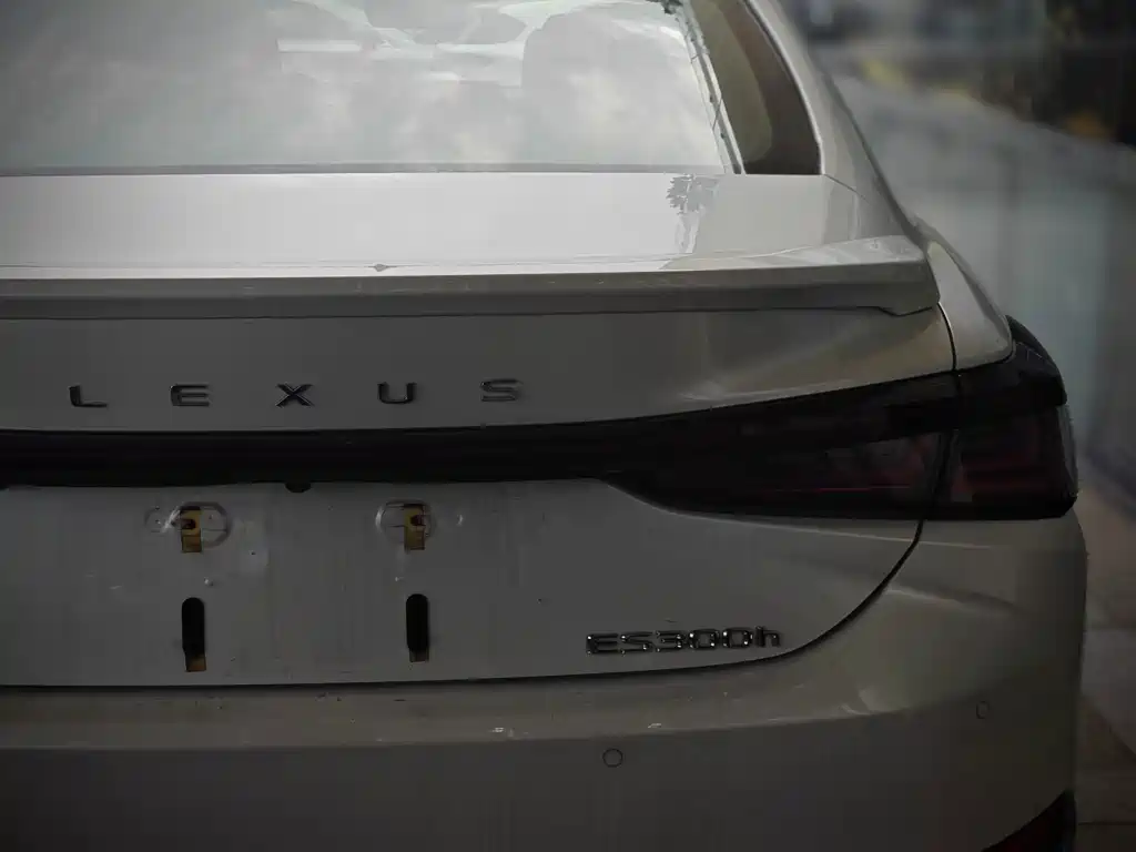 Lexus ES 2025 — фото 11