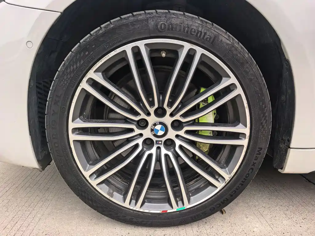 BMW 5 Series 2018 — фото 15