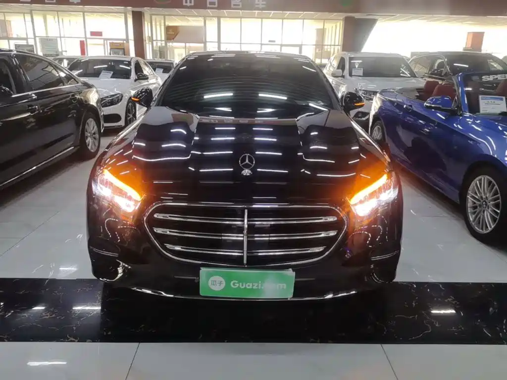 Mercedes-Benz E-Class 2024