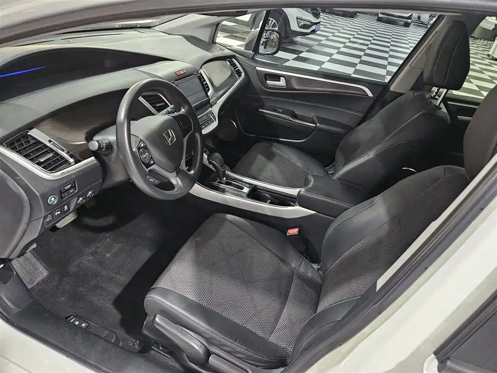 Honda Jade 2015 — фото 10