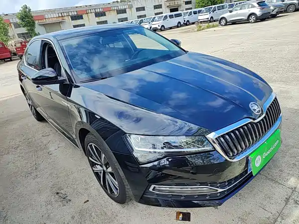 Skoda Superb 2025