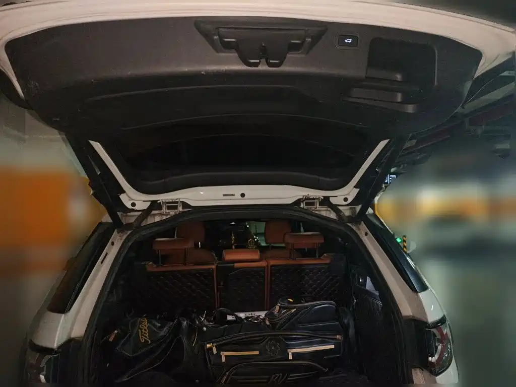 Land Rover Discovery Sport 2016 — фото 16