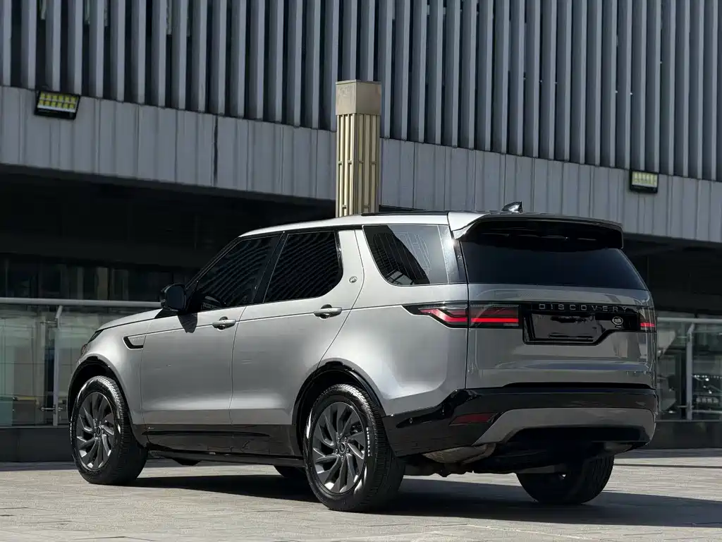 Land Rover Discovery 2022 — фото 9
